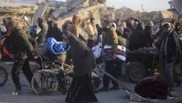 Una marea humana marcha hacia el norte de la Franja de Gaza