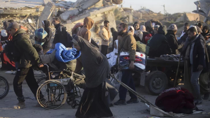 Una marea humana marcha hacia el norte de la Franja de Gaza