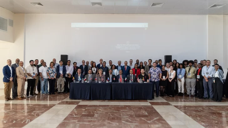 Cientificas-y-cientificos-participantes-en-el-VI-Congreso-Internacional-de-Fisica-728x410