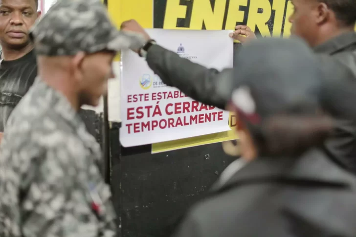 Autoridades ordenan el cierre temporal de cinco negocios por violación a las normas