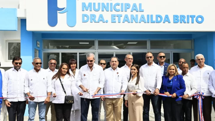 Abinader entrega ampliación y remozamiento del Hospital Etanailda Brito