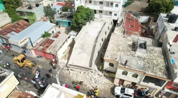 Dos haitianos muertos y tres heridos dejó derrumbe en edificación en construcción