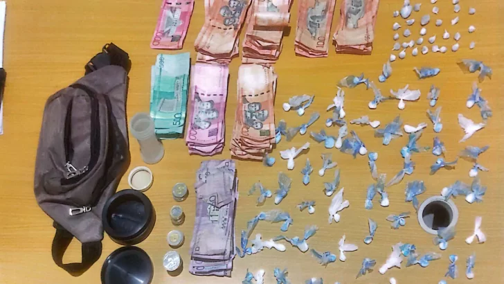 Confiscan dinero y armas durante operativo que dejó varias personas detenidas Confiscan dinero y armas durante operativo que dejó varias personas detenidas
