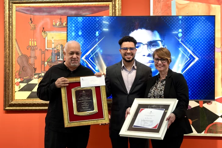 Cultura entrega premios de música y de artes visuales