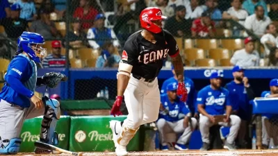 Jean Segura remolca 2 carreras y Leones empatan la final con Tigres