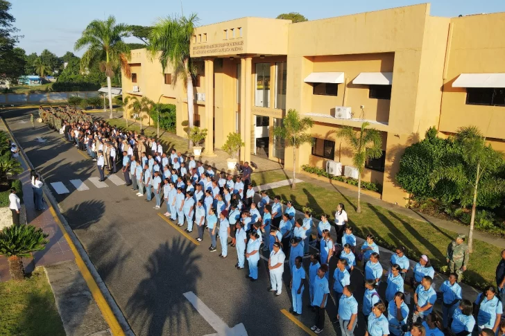 Escuelas Vocacionales de las FF.AA y la PN abren año escolar