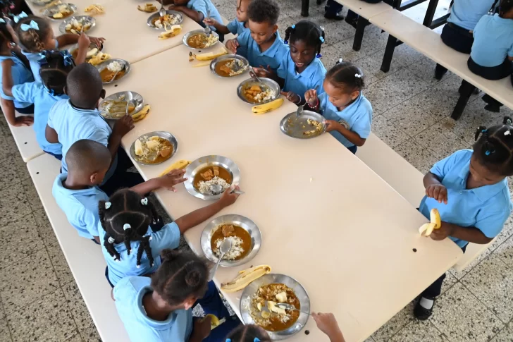 Inabie anuncia que distribuirá más de mil millones de raciones de alimentos en el año escolar