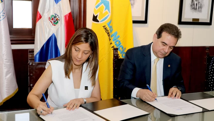 Unibe y La Nacional firman convenio para el desarrollo de pasantías