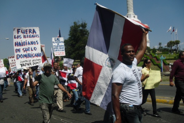 MARCHA-CON-LA-BABDERA