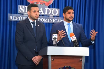 Senador Gustavo Lara y ministro Carlos Valdez presentan proyecto de ley para el desarrollo laboral juvenil