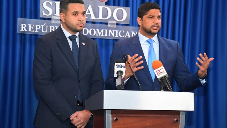 Senador Gustavo Lara y ministro Carlos Valdez presentan proyecto de ley para el desarrollo laboral juvenil