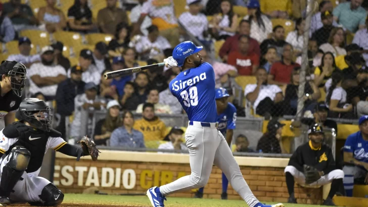 Licey blanquea a las Águilas y Escogido dispone de Estrellas