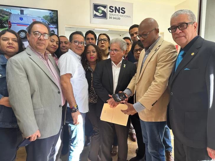 CMD ocupa instalaciones del Servicio Nacional de Salud y anuncia huelga de hambre