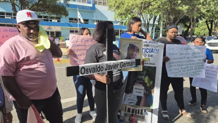 Madre de joven asesinado por agentes del Dicrim clama justicia y pide intervención del presidente Abinader