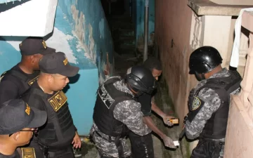 Apresan hombre en estado de embriaguez y le confiscan arma de fabricación artesanal