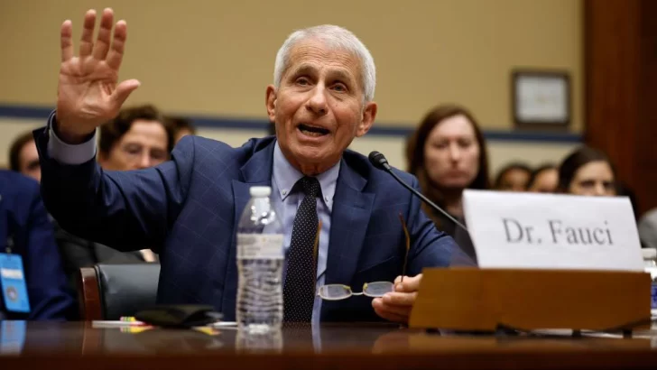 Biden indulta a Anthony Fauci, el asesor médico de la pandemia, y los congresistas que investigaron el asalto al Capitolio para evitar posibles represalias de Trump