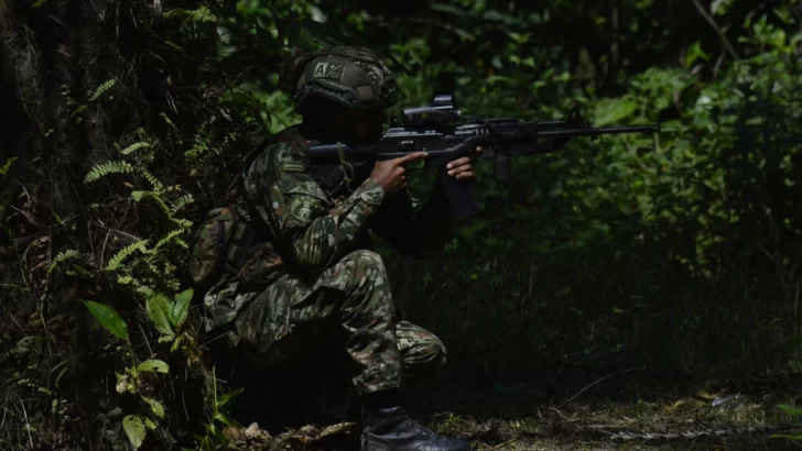 Colombia pasa a ofensiva contra el ELN por violencia en el Catatumbo y reactiva órdenes de arresto