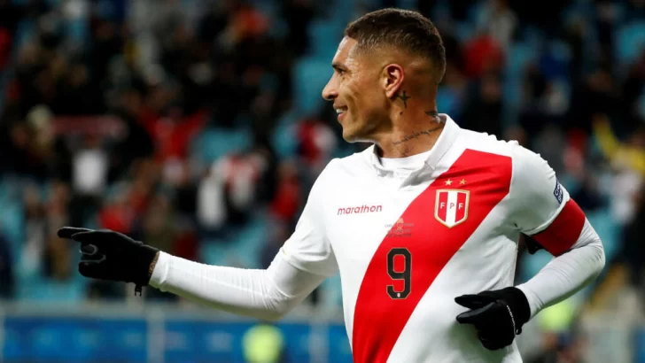 Paolo Guerrero anuncia su retiro de la selección de Perú