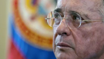 Las claves del inédito juicio contra el expresidente colombiano Álvaro Uribe