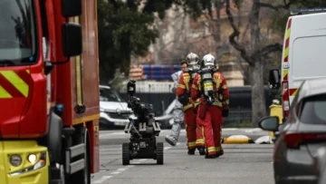 Francia detiene a dos personas tras el incendio provocado en el consulado ruso en Marsella