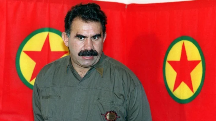 Quién es Abdalá Ocalan, el líder kurdo que lleva 25 años en prisión y pide deponer las armas y acabar con el conflicto de más de 4 décadas con Turquía