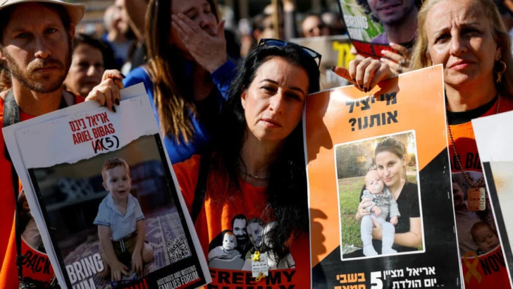 Los niños Bibas y su madre, muertos en cautiverio en Gaza; otros seis rehenes saldrán vivos el sábado