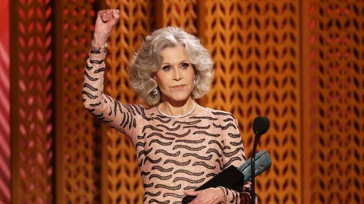 'Ser woke es simplemente que te importan los demás': el poderoso discurso de Jane Fonda en los premios SAG sobre la situación política en EE.UU.