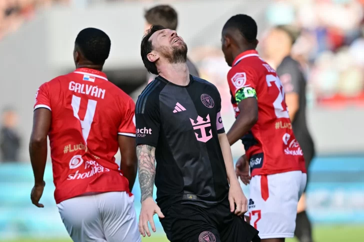 Lionel Messi maravilla a Panamá