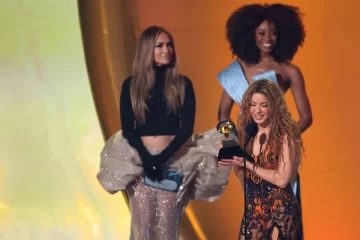 Shakira gana el Grammy con 'Las Mujeres ya no lloran' y se lo dedica a los inmigrantes