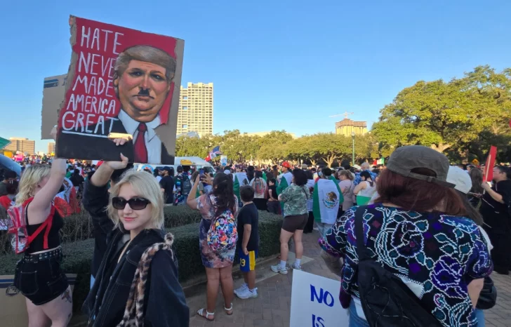 Inmigrantes latinoamericanos desafían a Trump: 'No nos vamos'