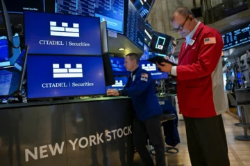 Wall Street abre en rojo con los mayores índices buscando romper rachas de pérdidas