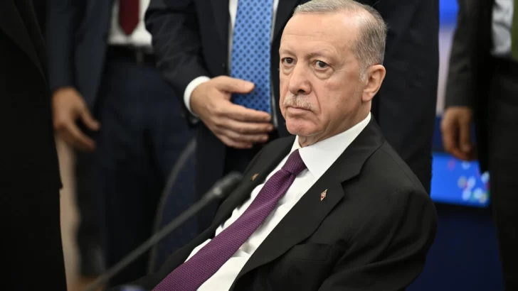 Erdogan arremete contra la oposición