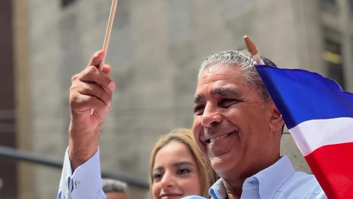 Congresista Adriano Espaillat condena insolencia contra latino electo democráticamente