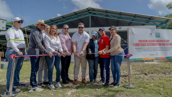 DO Sostenible y el Ministerio de Medio Ambiente inauguran Punto de Acopio y cierran vertedero en Isla Saona