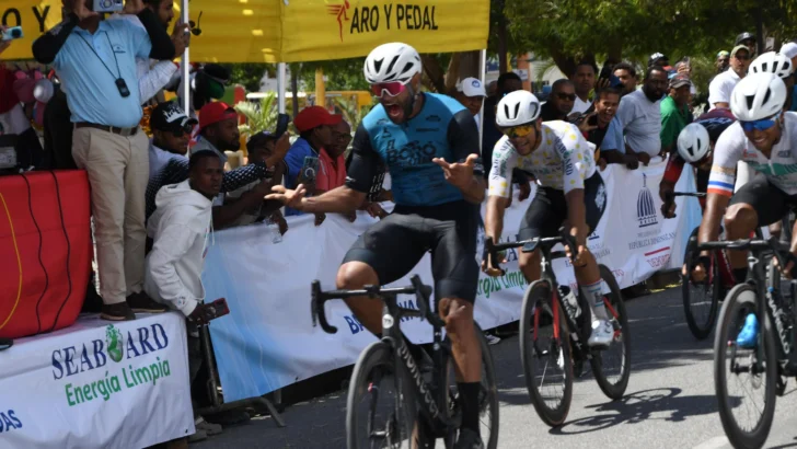 Capellán ganó segunda etapa Vuelta Ciclística Independencia