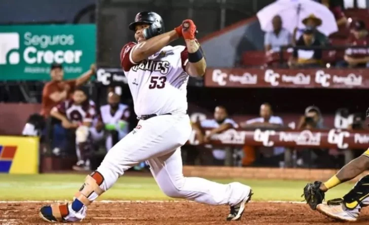 Edwin Espinal continuará jugando para los Gigantes del Cibao