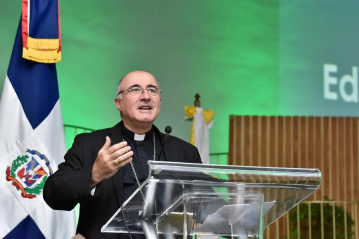 Cardenal de Uruguay dicta conferencia en San Francisco de Macorís sobre educación, juventud y esperanza