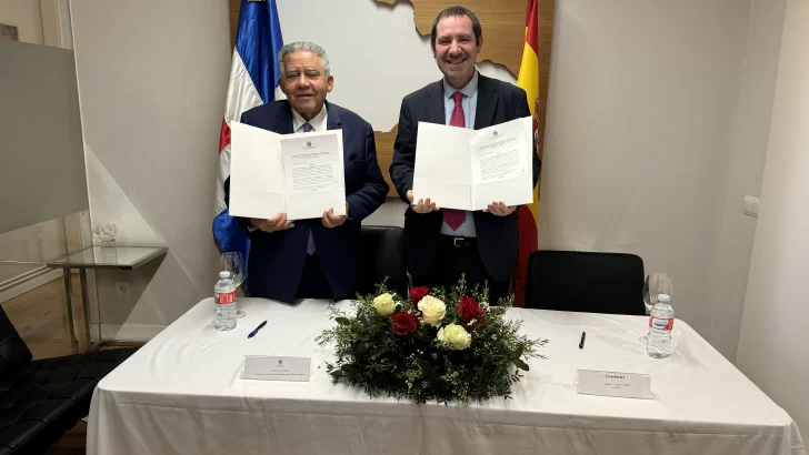 Embajada de República Dominicana en España y Defoin firman acuerdo para fortalecer formación de la diáspora