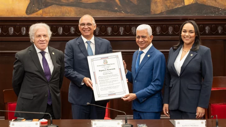 Senado reconoce al empresario Fernando A. Capellán