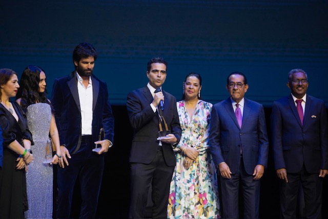 Fernando Santos Díaz recibe el reconocimiento ‘Pericles Mejía’ en el Festival de Cine Global de Santo Domingo