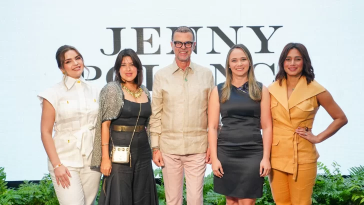 La marca Jenny Polanco ofrece detalles de su desfile primavera-verano 2025