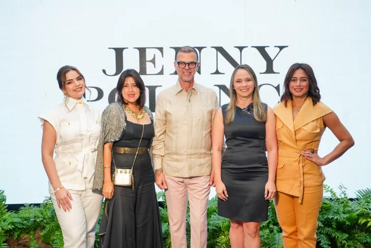 La marca Jenny Polanco ofrece detalles de su desfile primavera-verano 2025