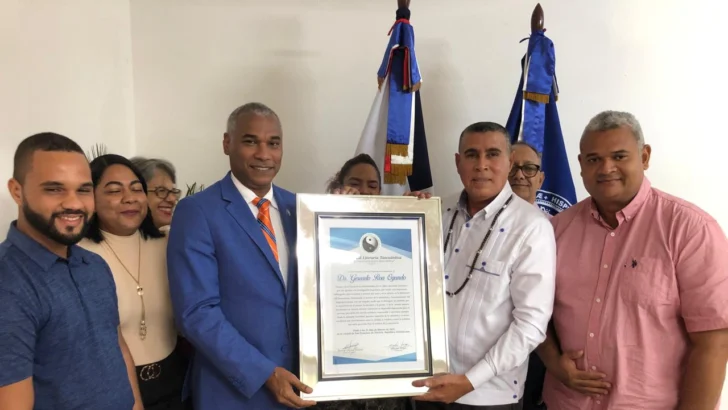 Gerardo Roa Ogando reconocido por su aporte a la investigación lingüística Gerardo Roa Ogando reconocido por su aporte a la investigación lingüística