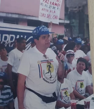 Julio-Cesar-Ventura-Bayonet-presidente-de-la-DNCD-junto-al-rector-de-la-UASD-Roberto-Santana-en-un-acto-de-apoyo-a-la-Loma-del-Chivo...-623x728