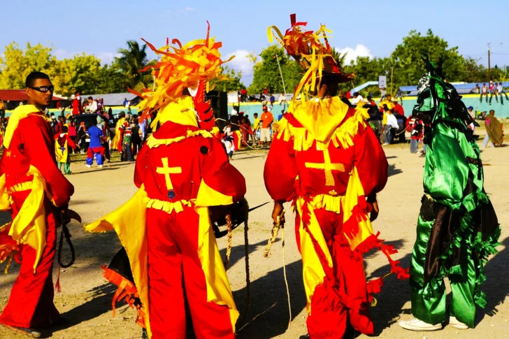 Las-Cahuas-danzantes-de-Cabra-728x485