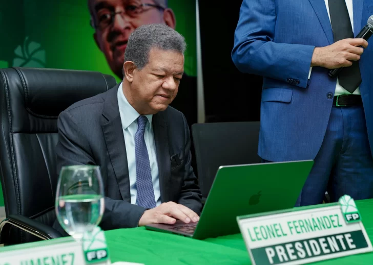 Leonel Fernández inaugura plenaria de votación del Congreso de la Fuerza del Pueblo