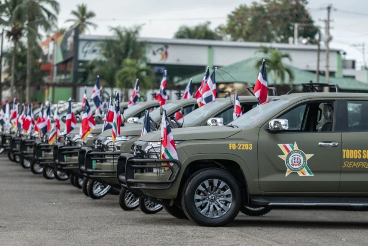 Presidente-Abinader-entrega-183-vehiculos-a-las-Fuerzas-Armadas-para-fortalecer-la-seguridad-nacional-1-728x486