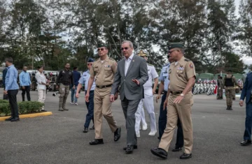 Presidente Abinader entrega 183 vehículos a las Fuerzas Armadas para fortalecer la seguridad nacional