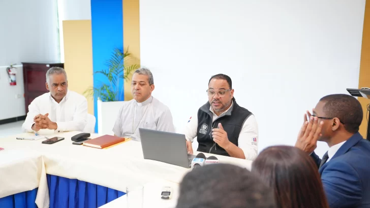 Conformarán cinco subcomisiones técnicas para el reasentamiento de comunidades de Cotuí Conformarán cinco subcomisiones técnicas para el reasentamiento de comunidades de Cotuí