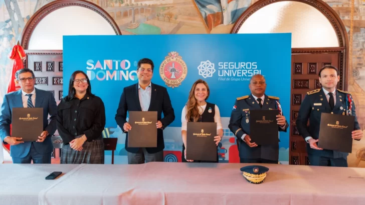 Firman acuerdo de cooperación para la construcción de una nueva estación de bomberos
